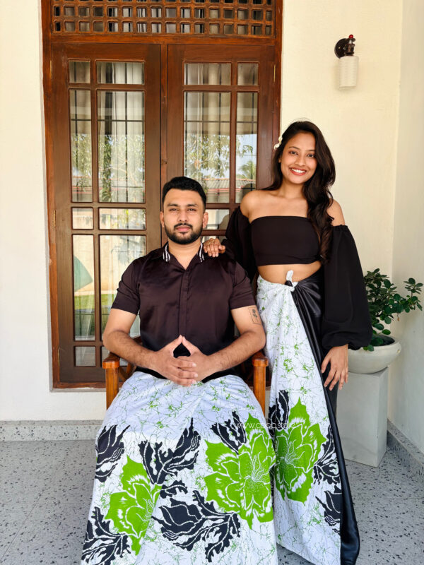 Aurudu Green Bloom Matching Couples Sarong